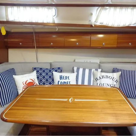 S/y Mamilo Bavaria 44 Πλωτό κατάλυμα Αγία Παρασκευή