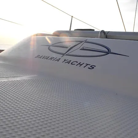 Πλωτό κατάλυμα S/y Mamilo Bavaria 44