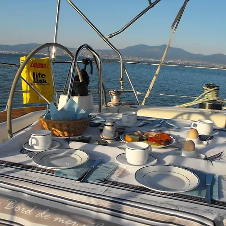 S/y Mamilo Bavaria 44 Πλωτό κατάλυμα Αγία Παρασκευή