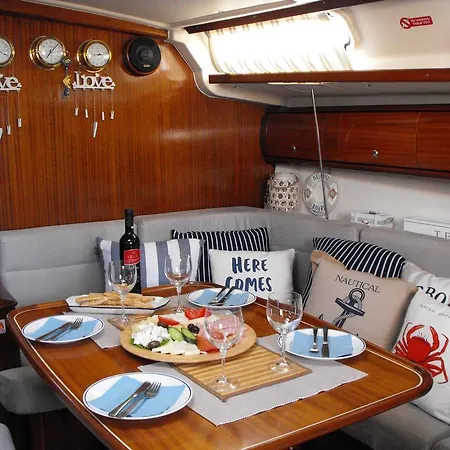 S/y Mamilo Bavaria 44 * Agia Paraskevi (Kassandra)